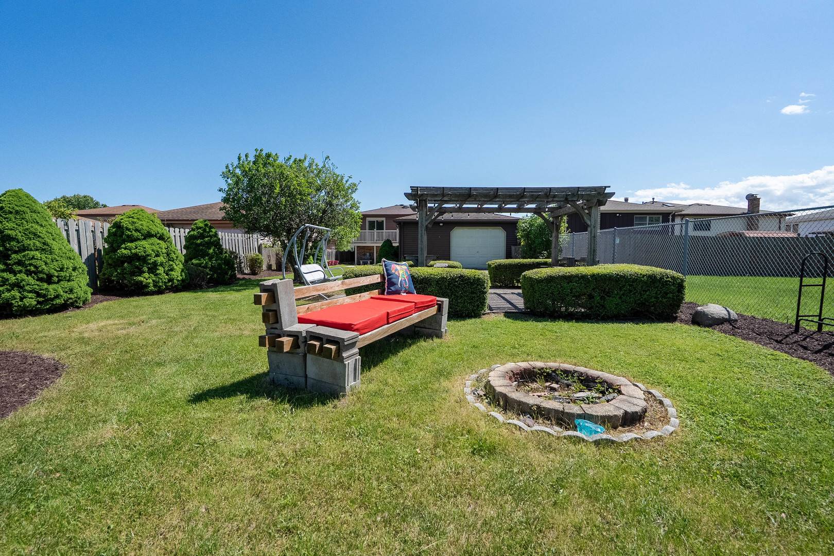 Burbank, IL 60459,5922 W 75th PL