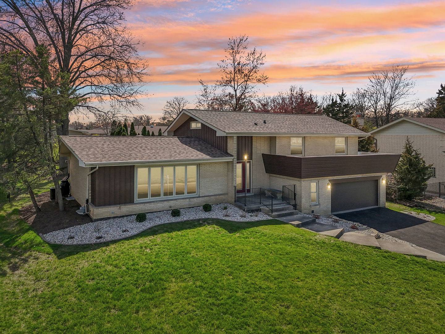 Palos Heights, IL 60463,6709 W Menominee Pkwy