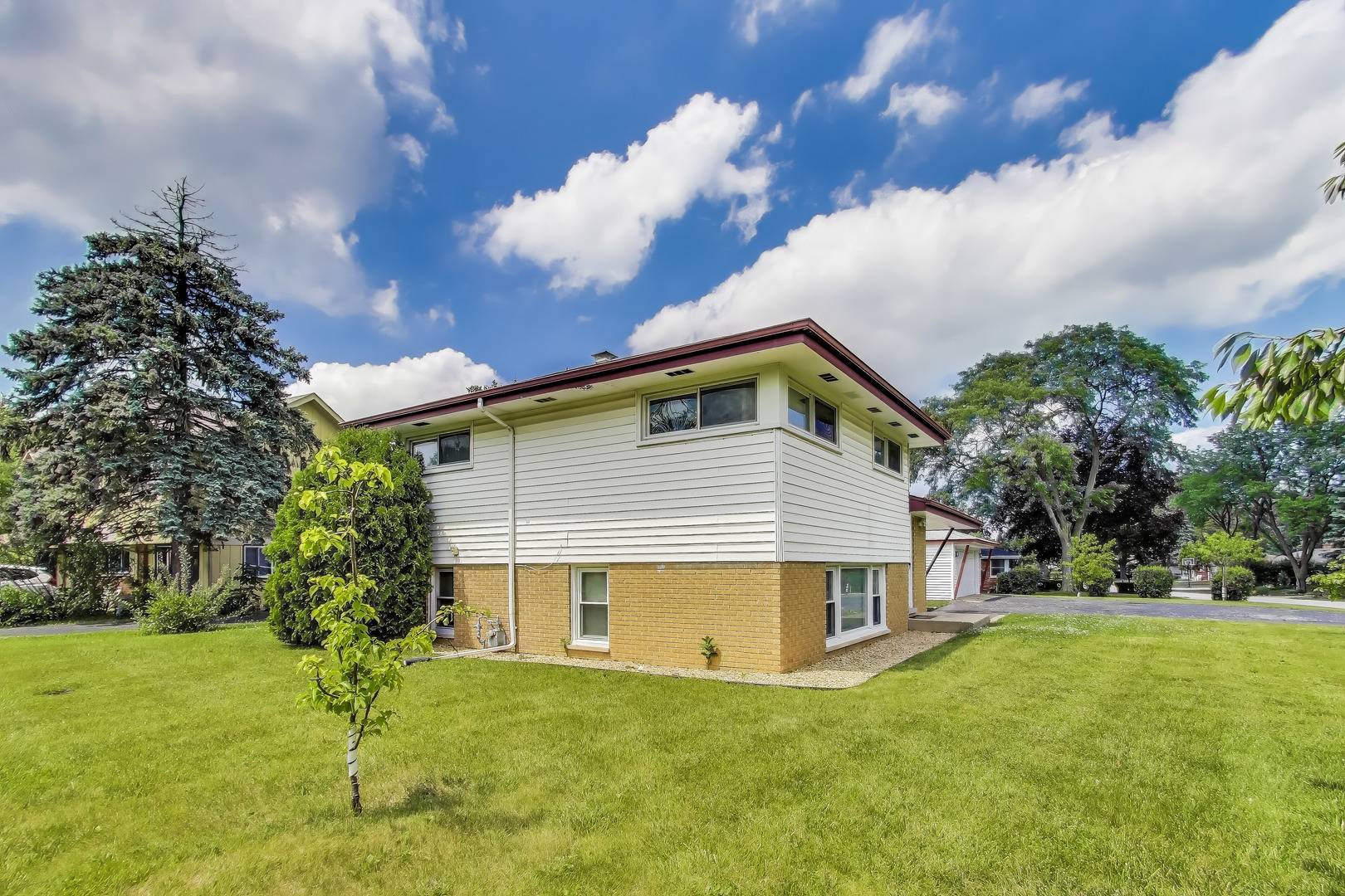 Darien, IL 60561,7734 Linden AVE
