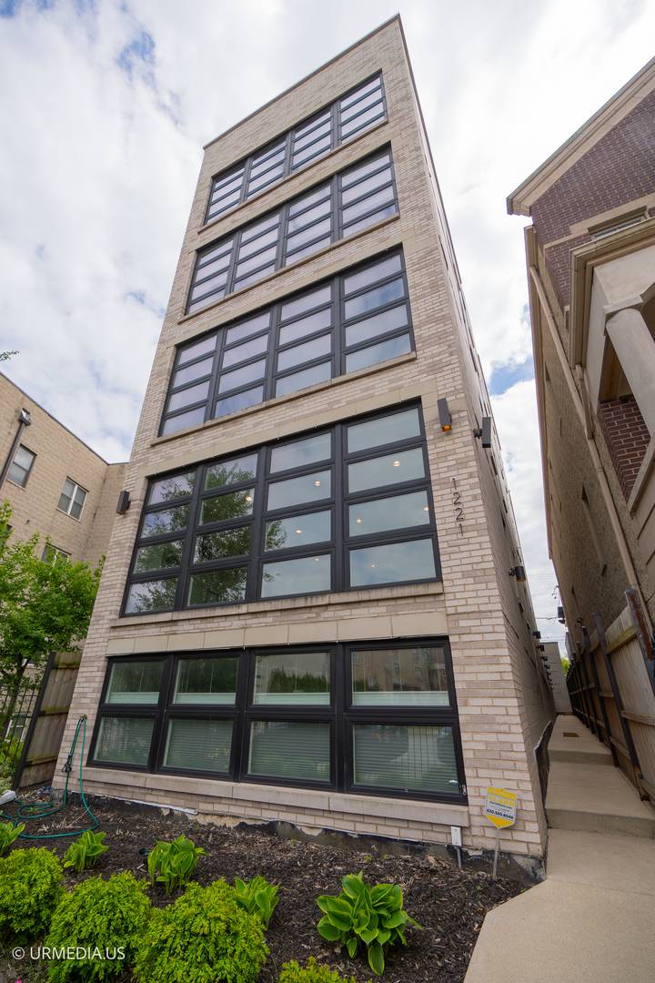 Chicago, IL 60653,1221 E 46th ST #1