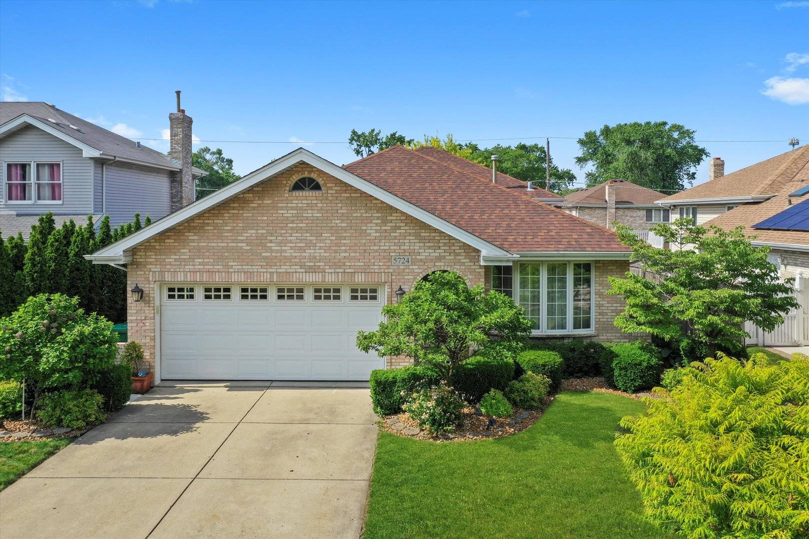 Burbank, IL 60459,5724 W 82nd PL