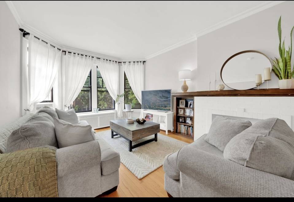 Oak Park, IL 60302,1040 Washington BLVD #2