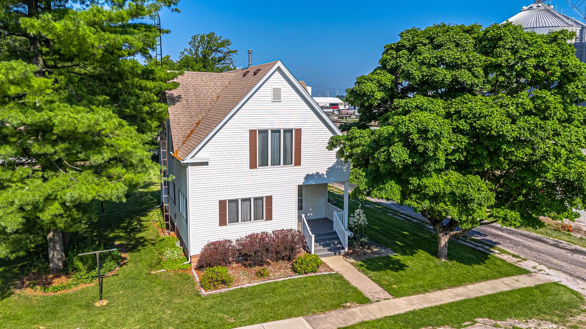 Arrowsmith, IL 61722,102 S Oak ST
