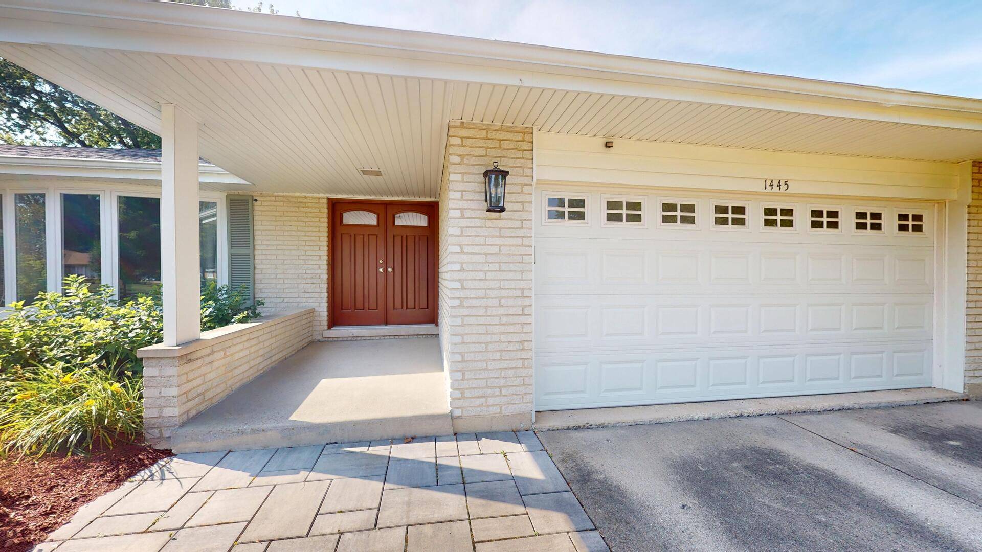 Downers Grove, IL 60516,1445 71st ST