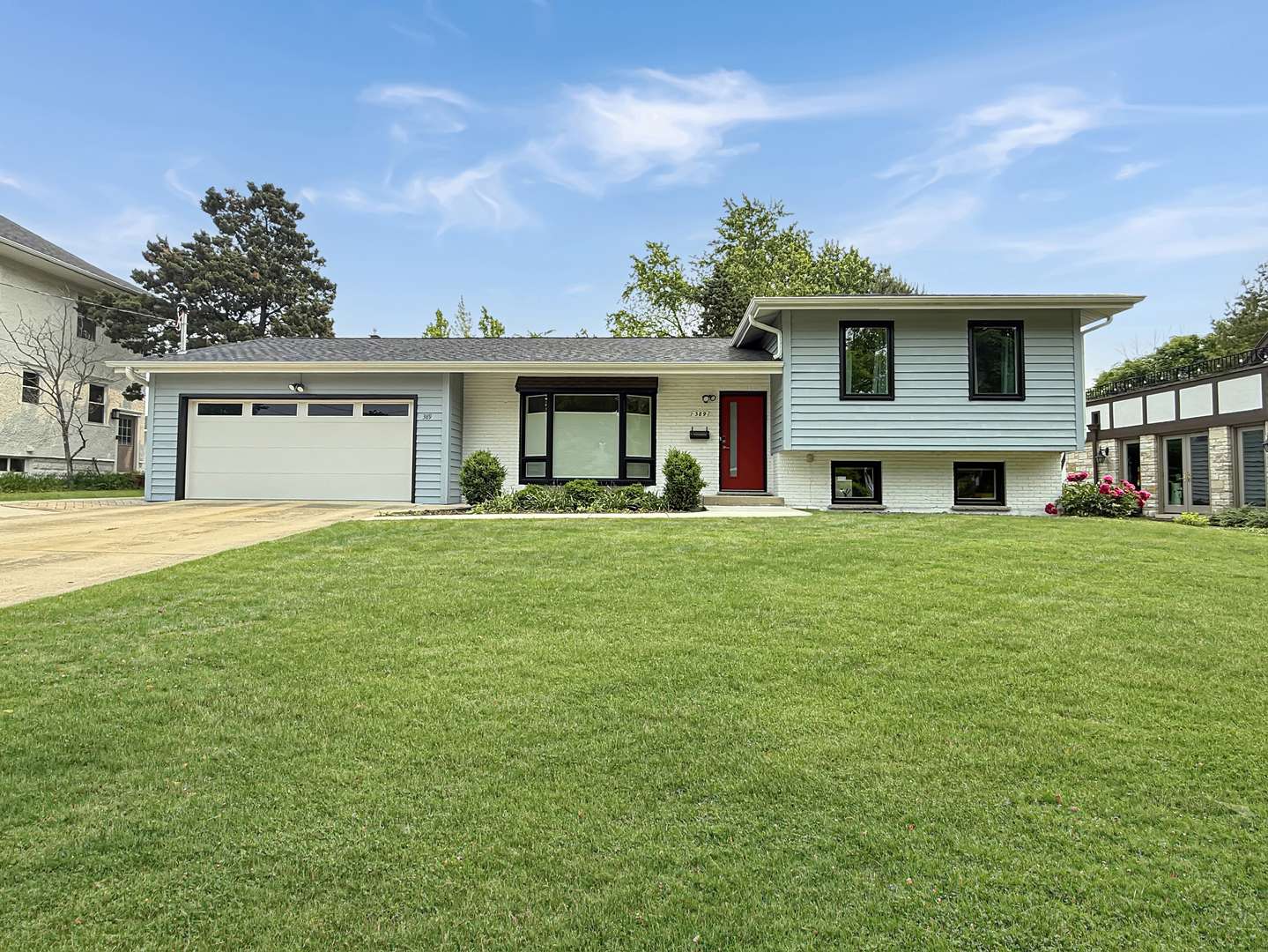 Glen Ellyn, IL 60137,389 Forest AVE