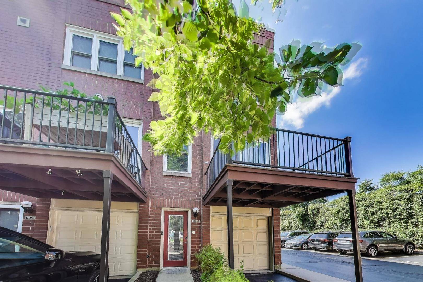 Chicago, IL 60614,1728 W Terra Cotta PL #D