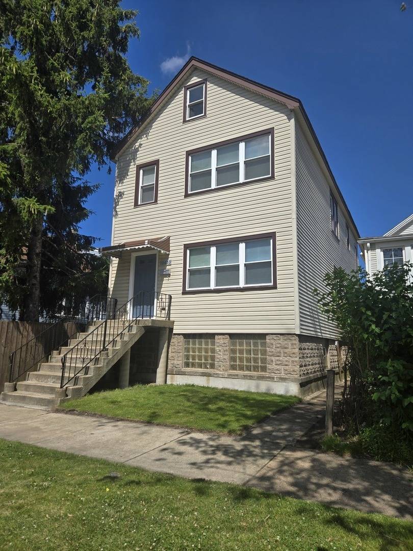 Chicago, IL 60617,10653 S Mackinaw AVE #2