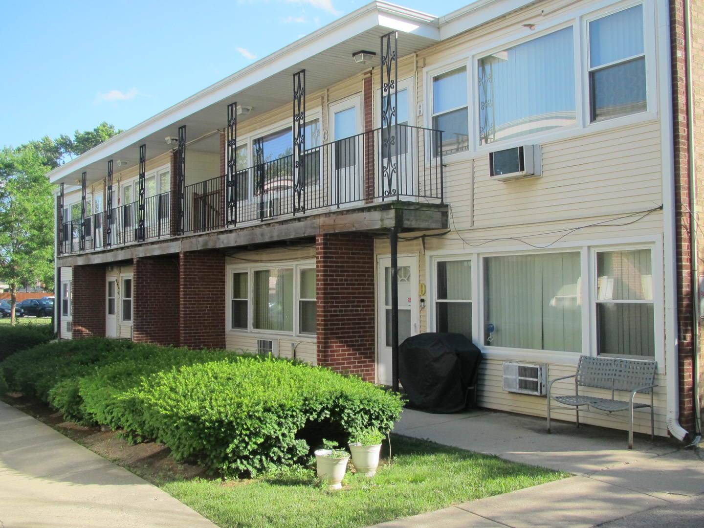 Des Plaines, IL 60016,772 E 5TH CT #A