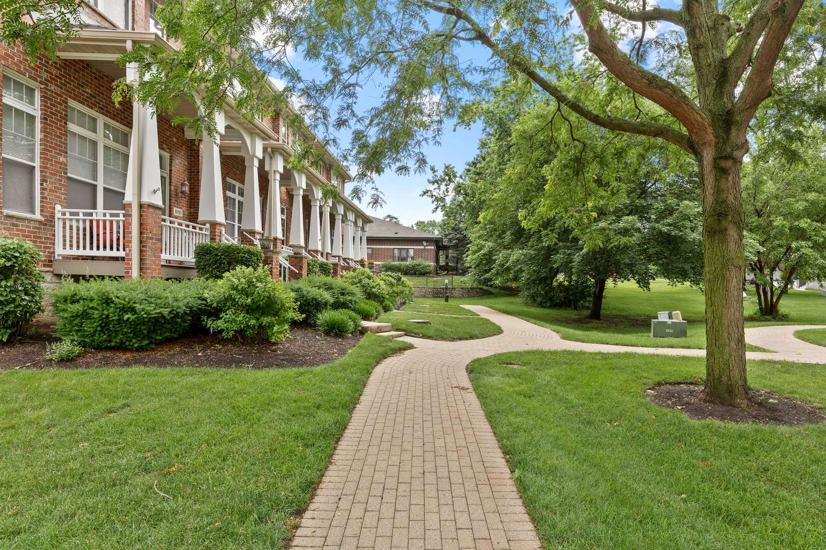 Lisle, IL 60532,6112 Ironwood LN