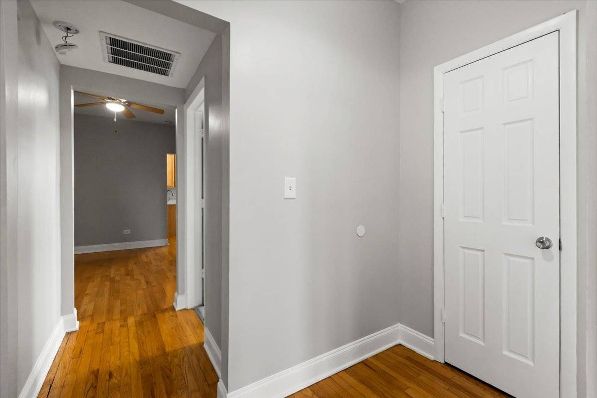Chicago, IL 60651,1048 N Spaulding AVE #3N