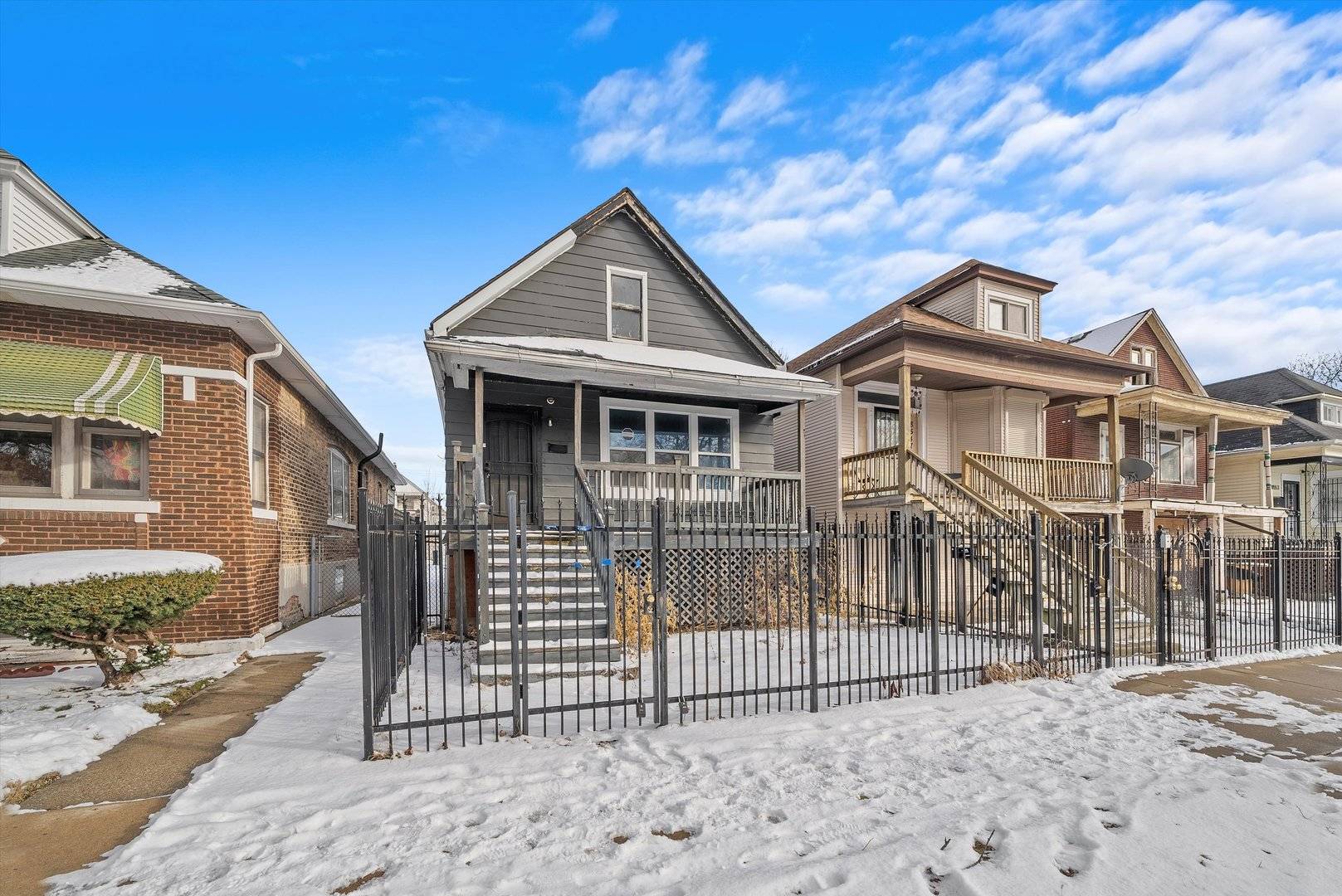 Chicago, IL 60617,8545 S Saginaw AVE