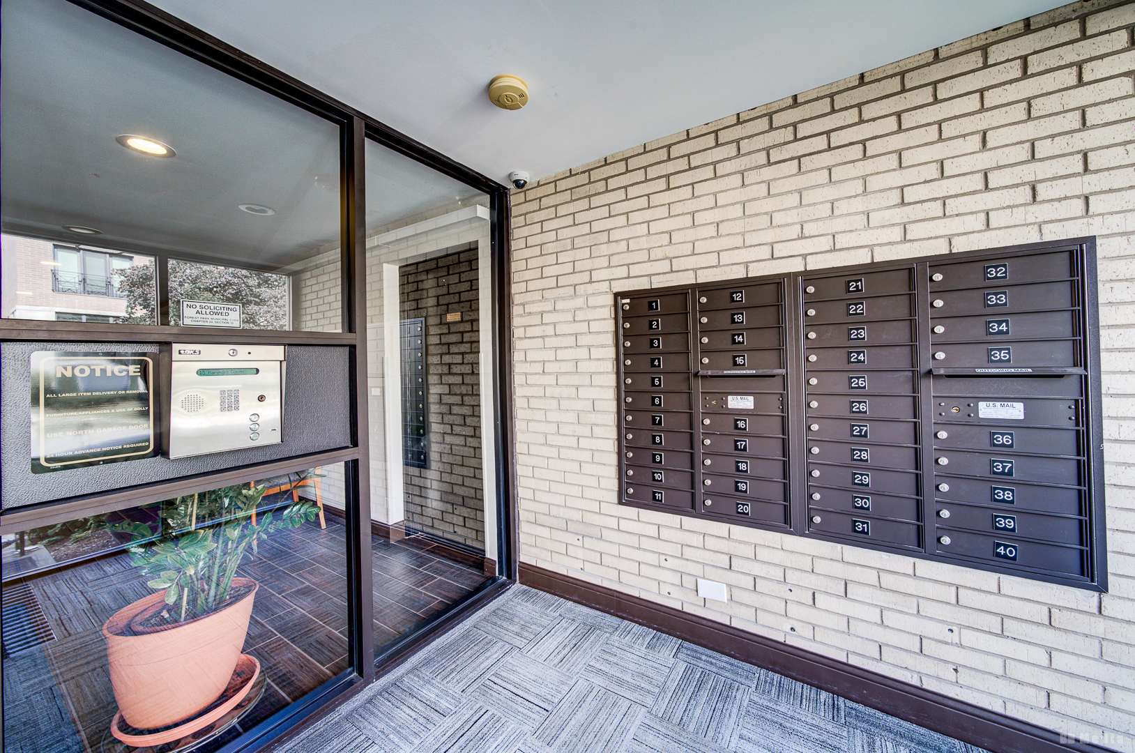 Forest Park, IL 60130,215 Marengo AVE #4B
