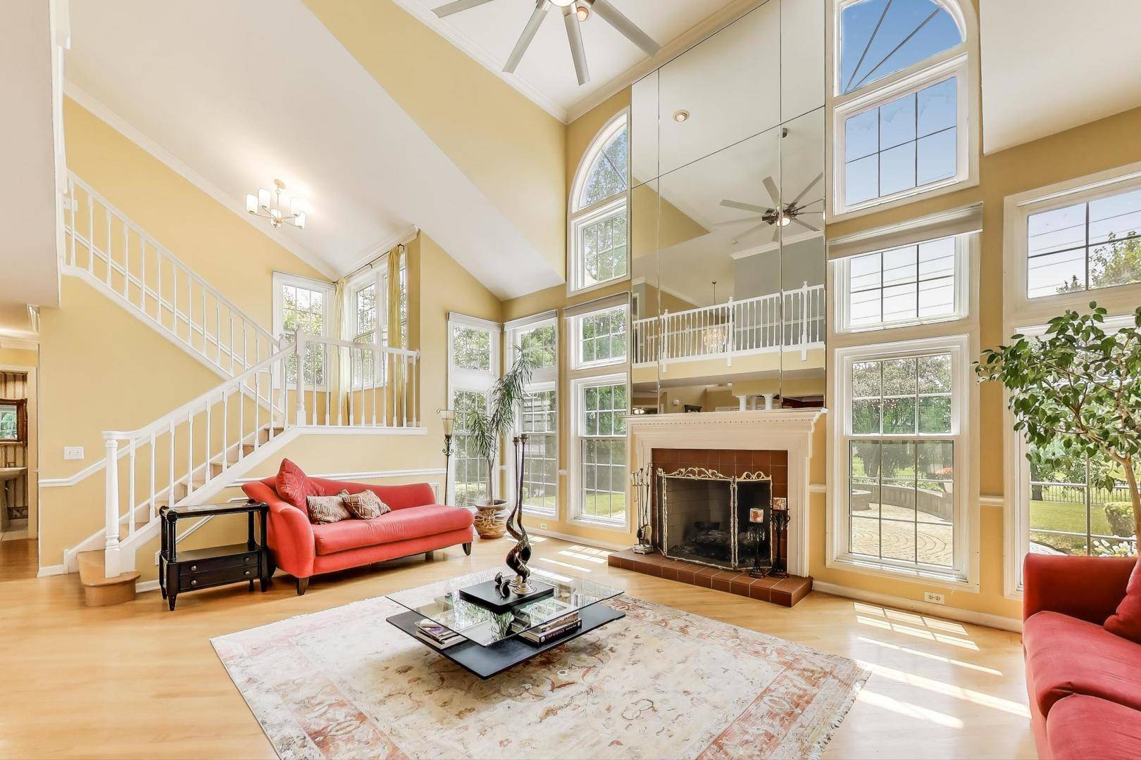 Buffalo Grove, IL 60089,2114 Birchwood LN