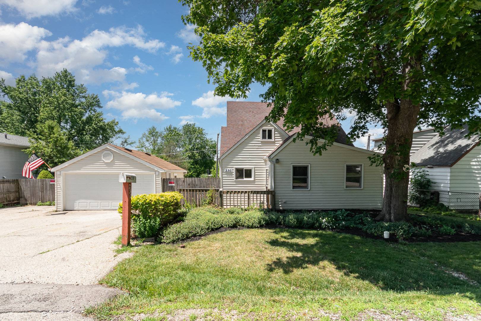 Round Lake Park, IL 60073,230 Brierhill DR