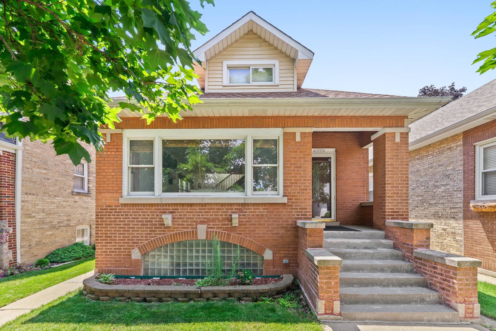 Chicago, IL 60634,6229 W Waveland AVE