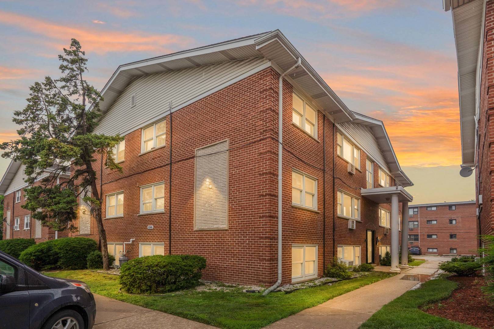 Schiller Park, IL 60176,10146 Hartford CT #1D