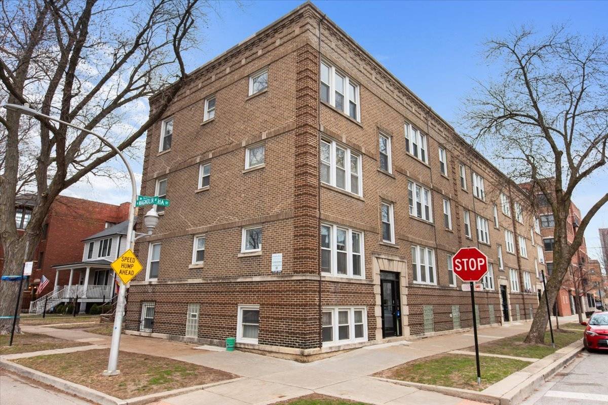 Chicago, IL 60660,1224 W Victoria ST #3