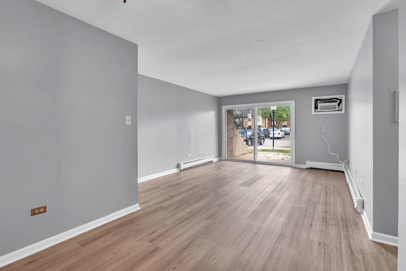 Palatine, IL 60074,6B E Dundee Quarter DR #101
