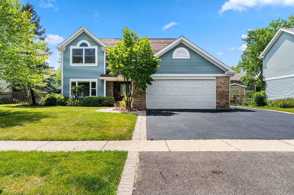 Wauconda, IL 60084,327 Old Country WAY