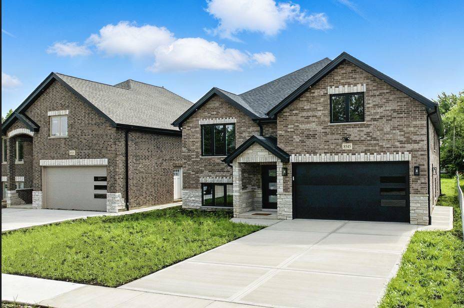 Burbank, IL 60459,8545 Mansfield AVE