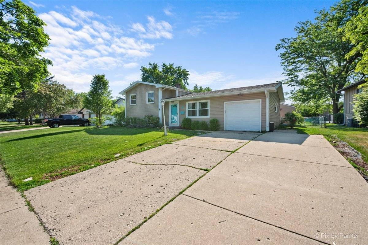 Crystal Lake, IL 60014,860 Darlington LN