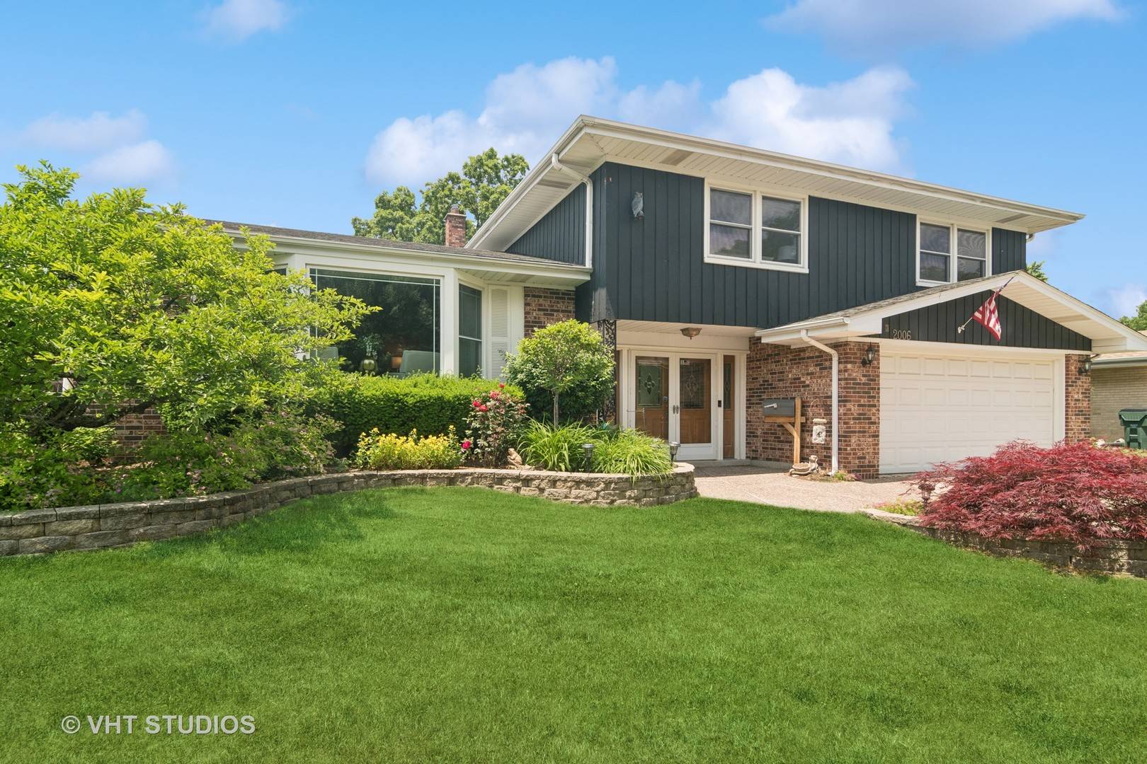 Arlington Heights, IL 60004,2006 N Burke DR