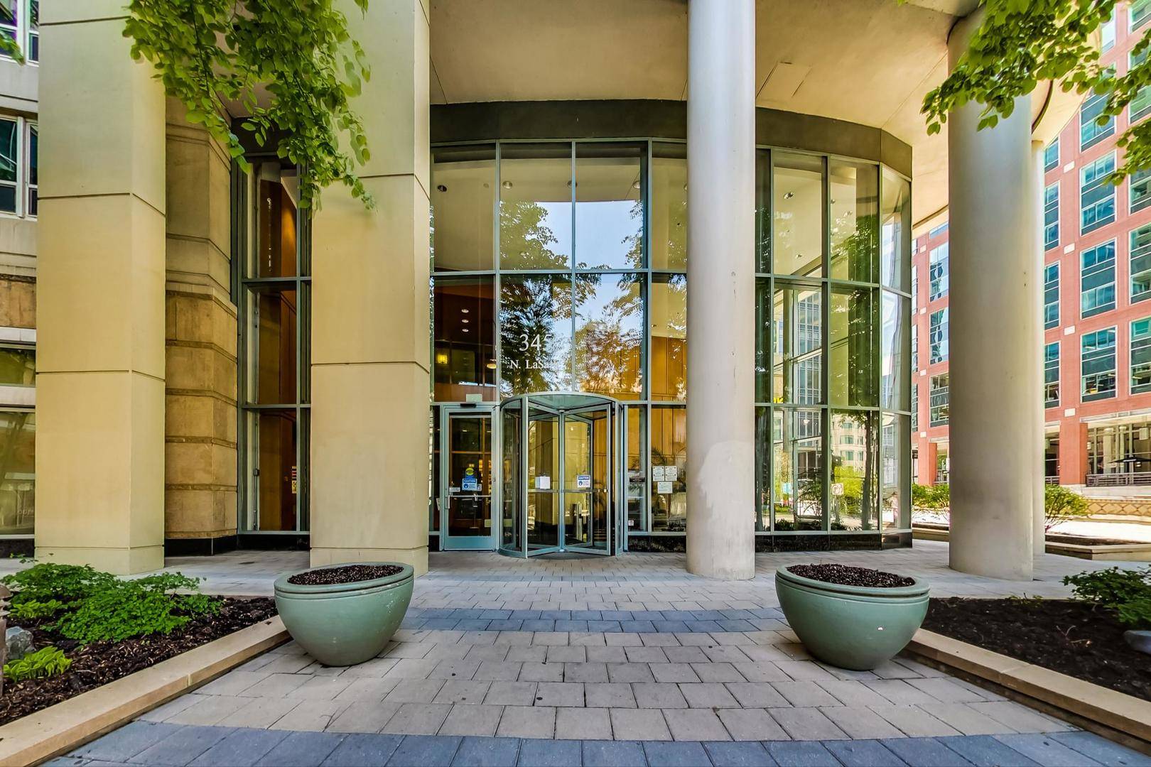Chicago, IL 60654,345 N La Salle DR #3010