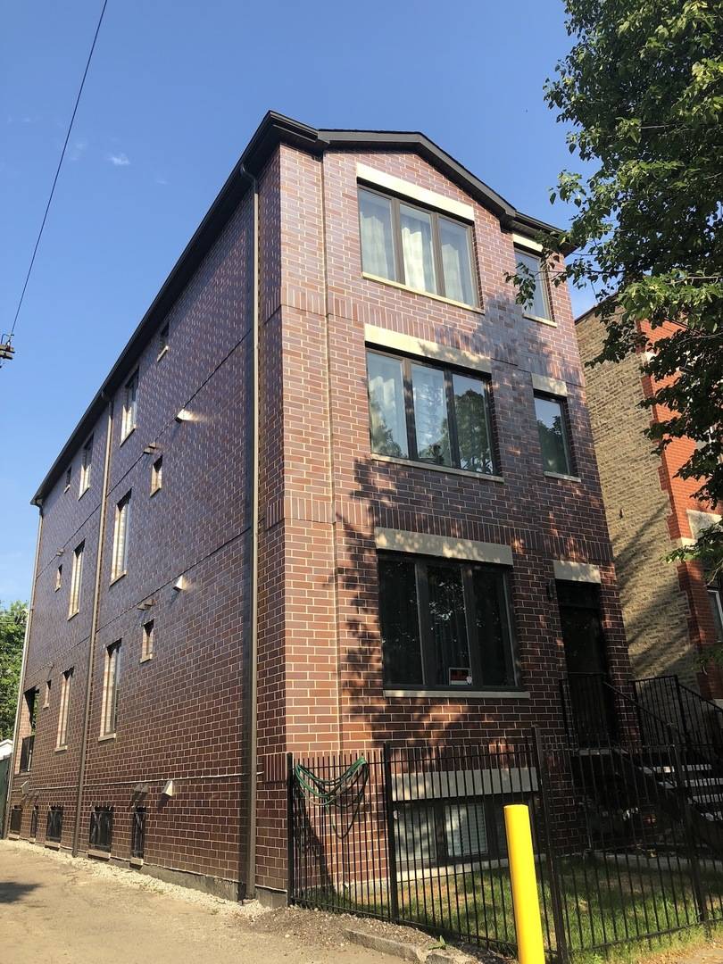 Chicago, IL 60612,1017 S Claremont AVE