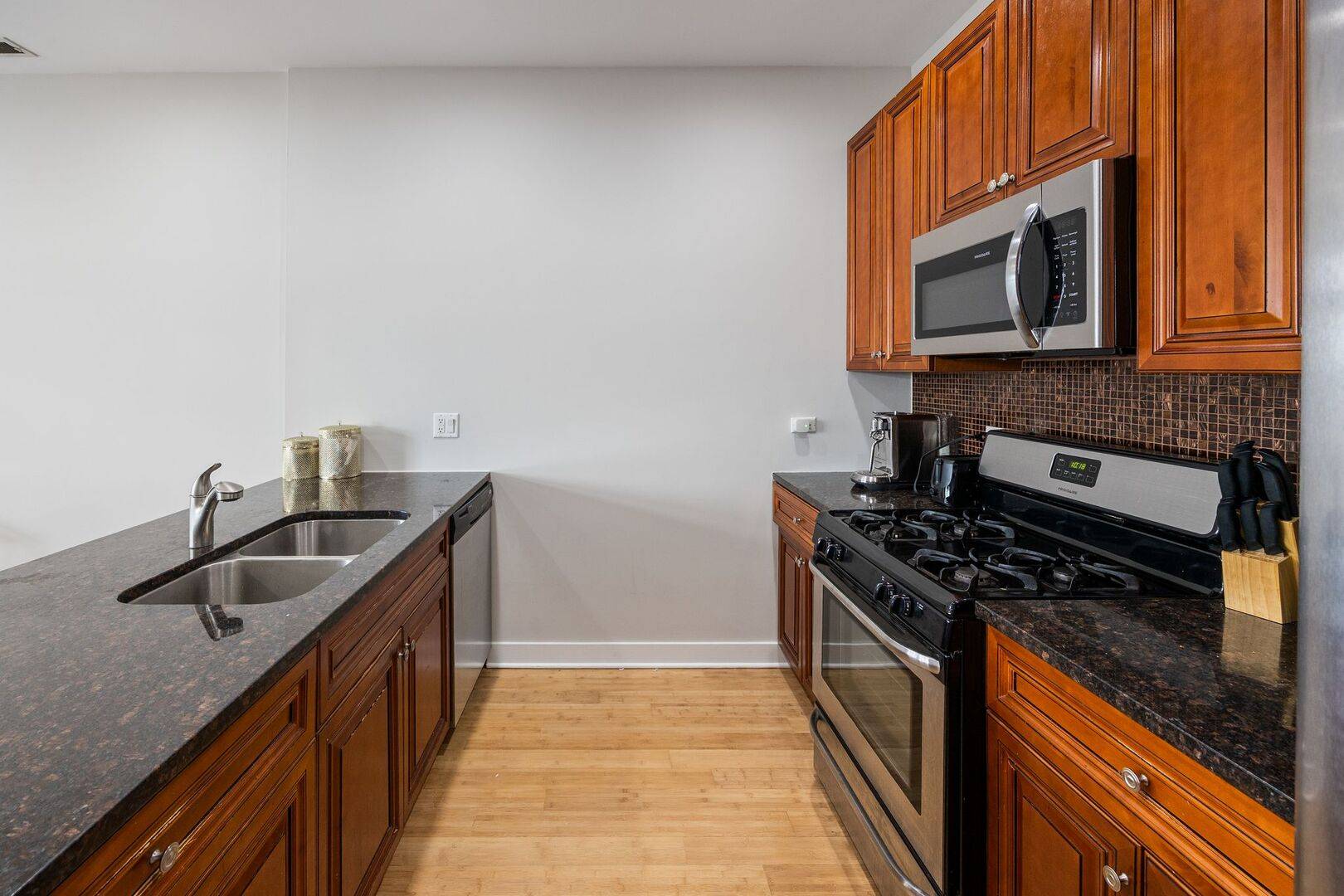 Chicago, IL 60622,3126 W Walton ST #2