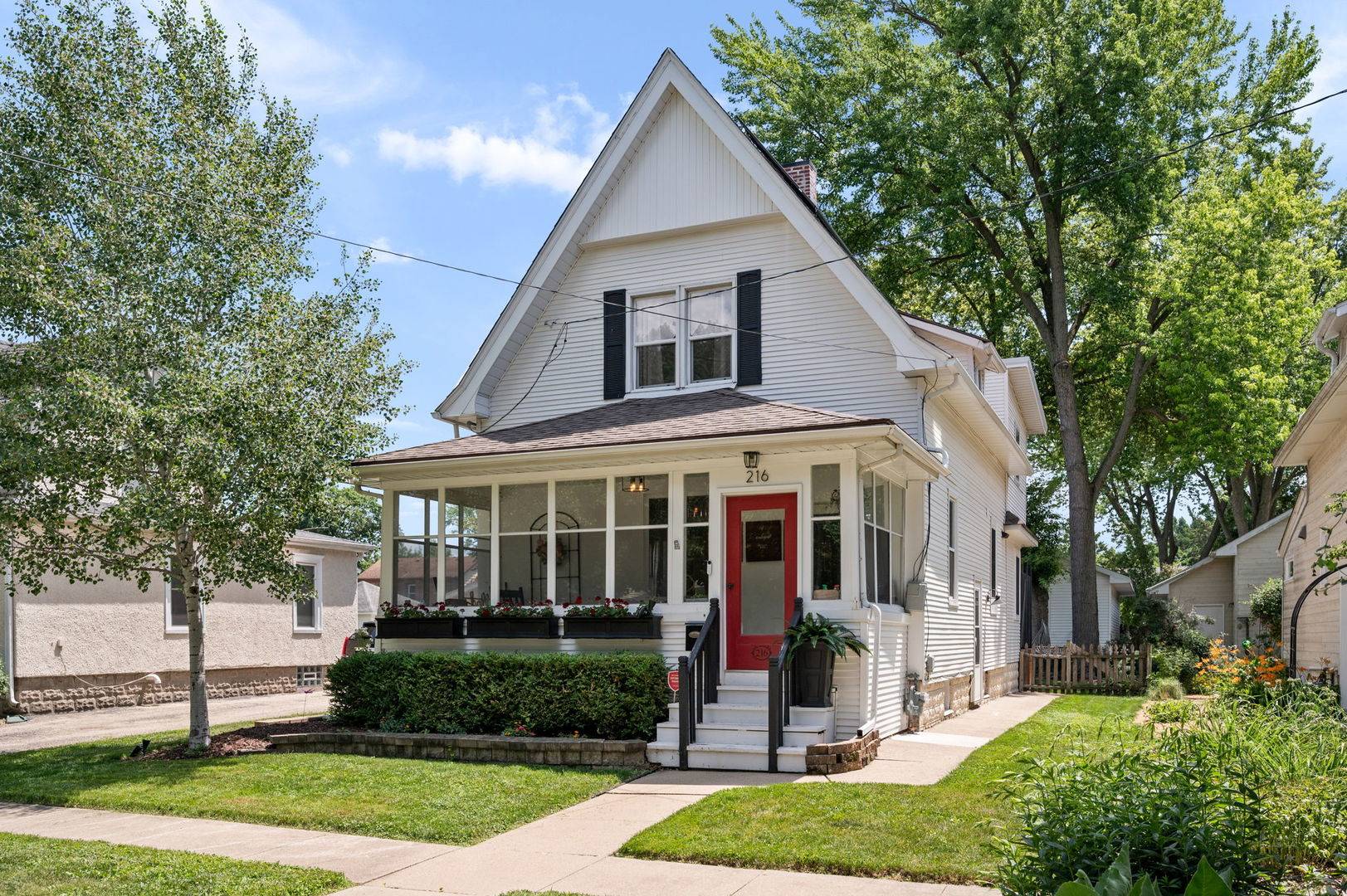 Sycamore, IL 60178,216 E High ST
