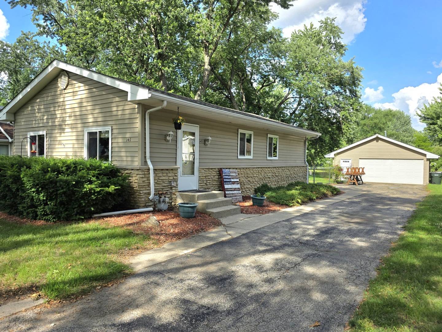 Braidwood, IL 60408,141 S Office ST