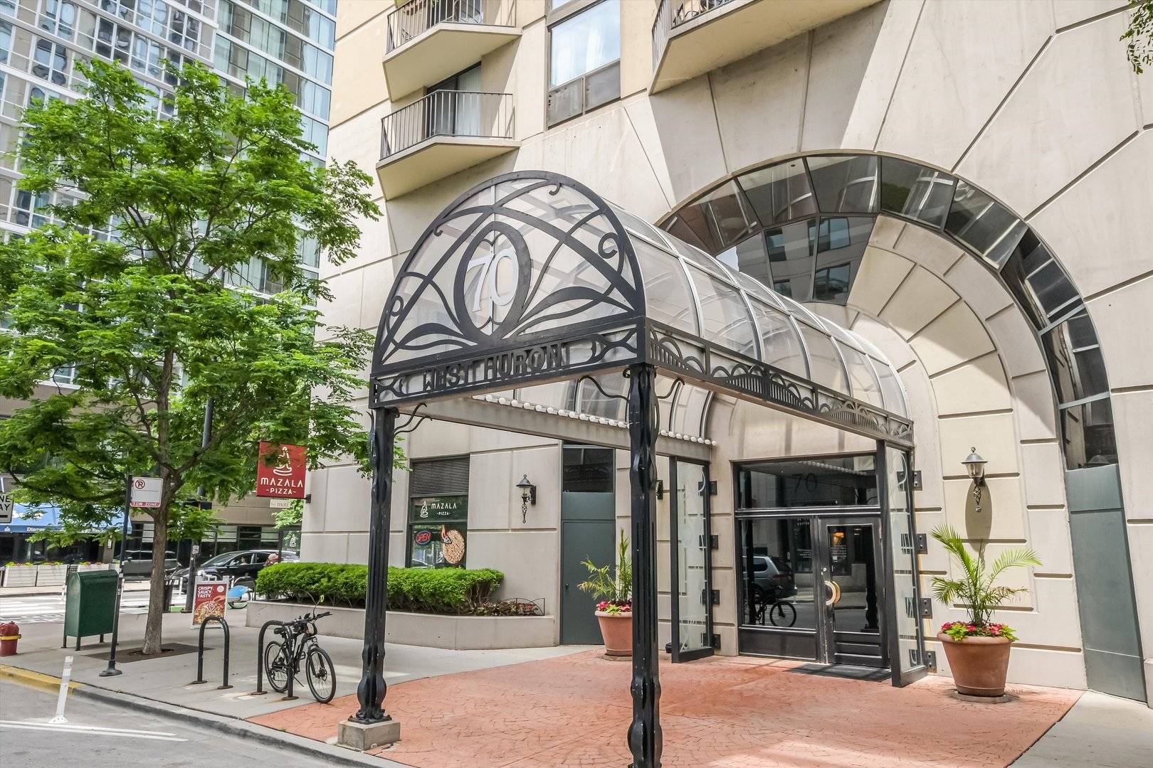 Chicago, IL 60654,70 W Huron ST #406