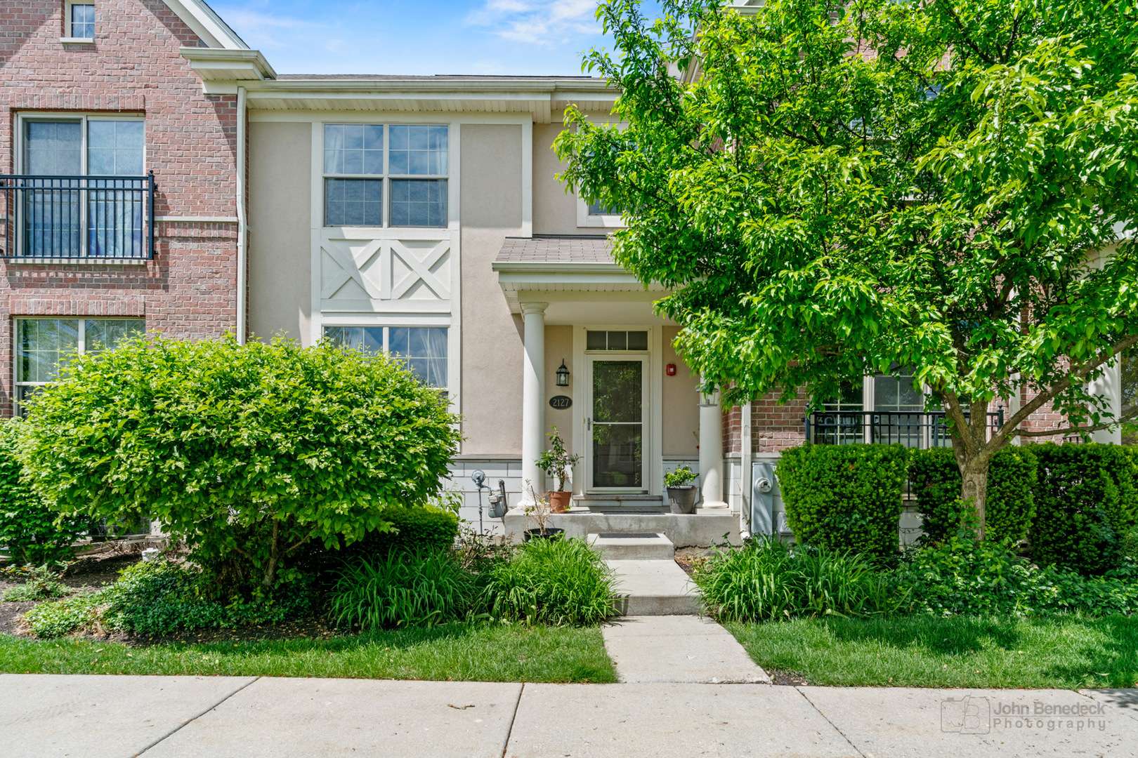 Buffalo Grove, IL 60089,2127 Apple Hill LN