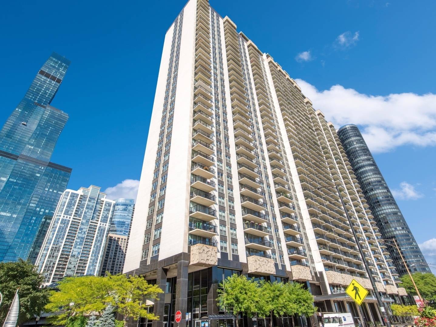 Chicago, IL 60601,400 E Randolph ST #3916