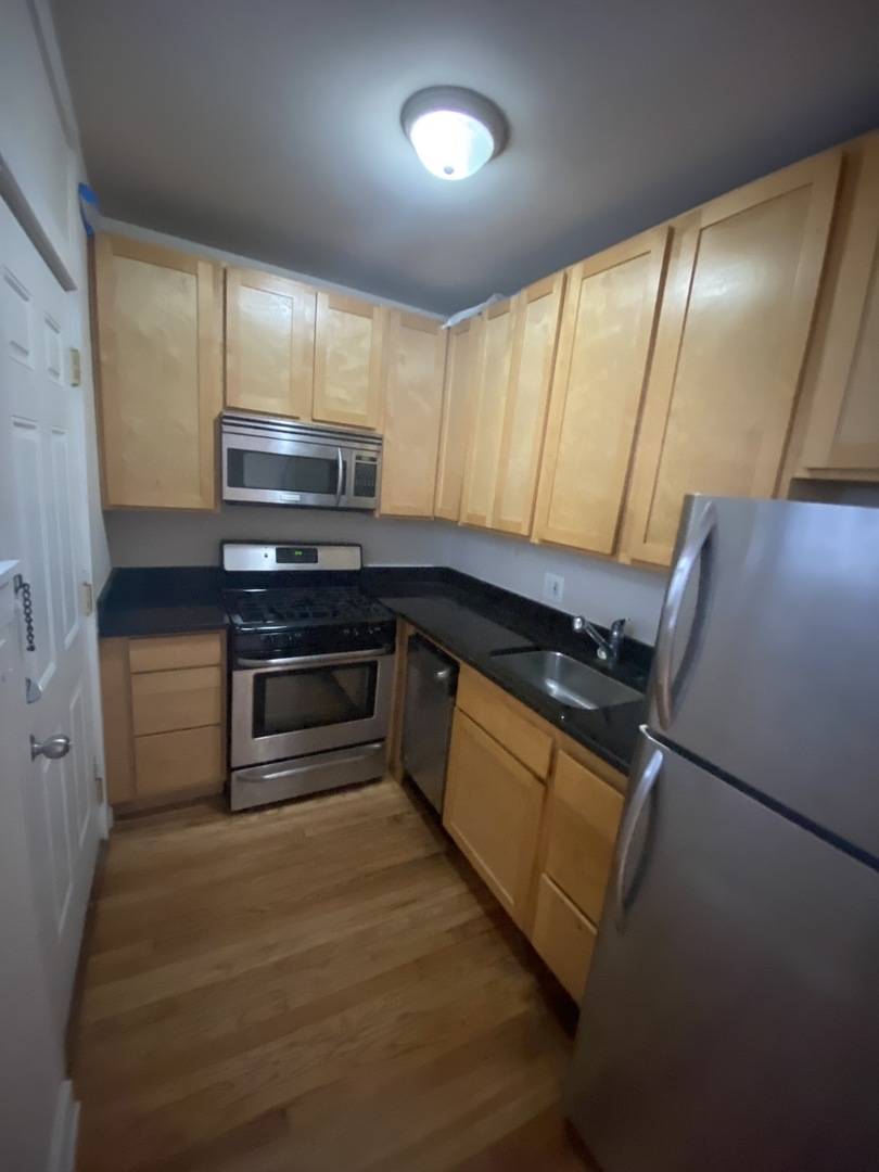 Chicago, IL 60626,6736.5 N Glenwood AVE #2