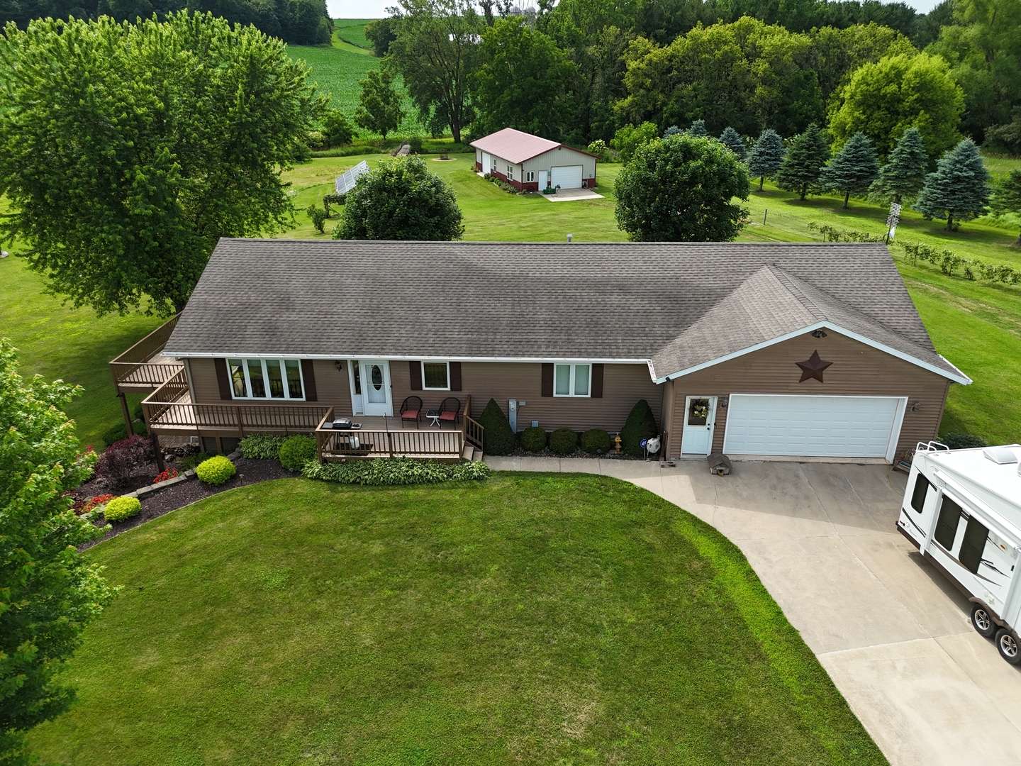 Dakota, IL 61018,5782 N Brown RD