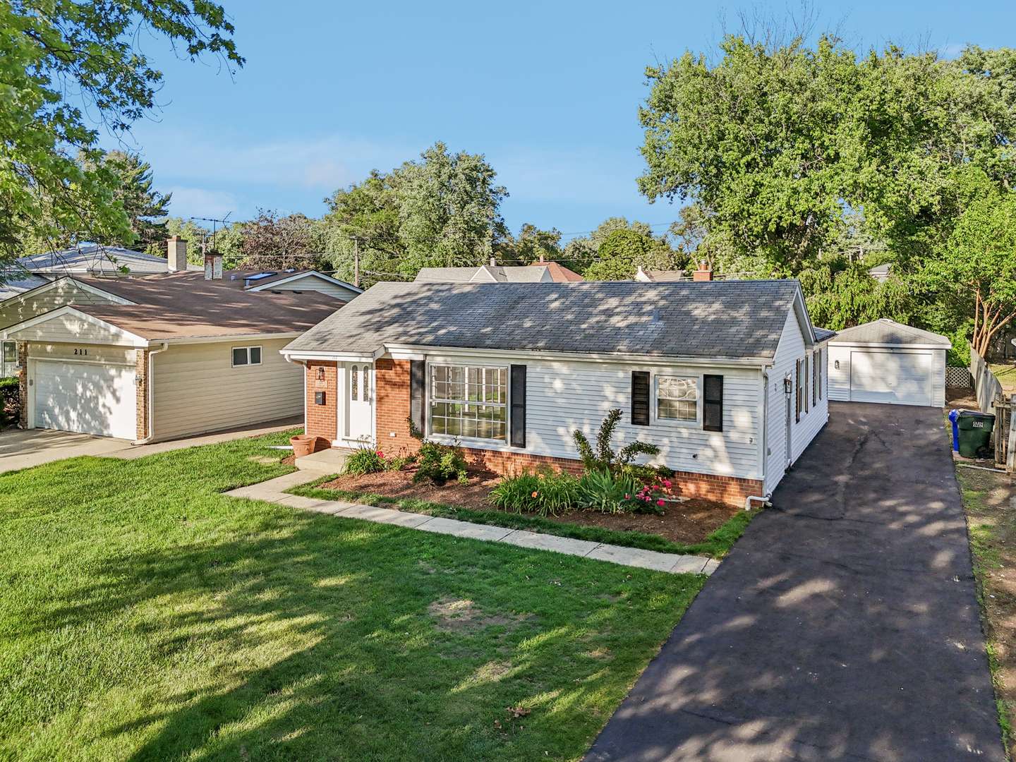 Glen Ellyn, IL 60137,217 S Park BLVD
