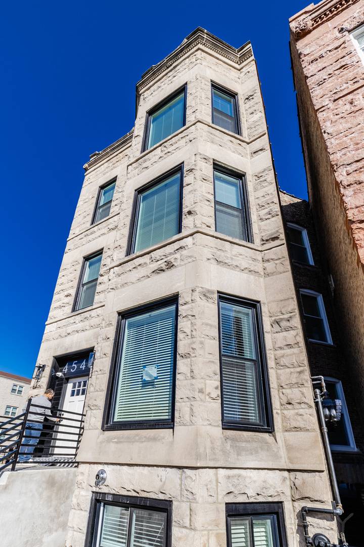 Chicago, IL 60653,4543 S Saint Lawrence AVE