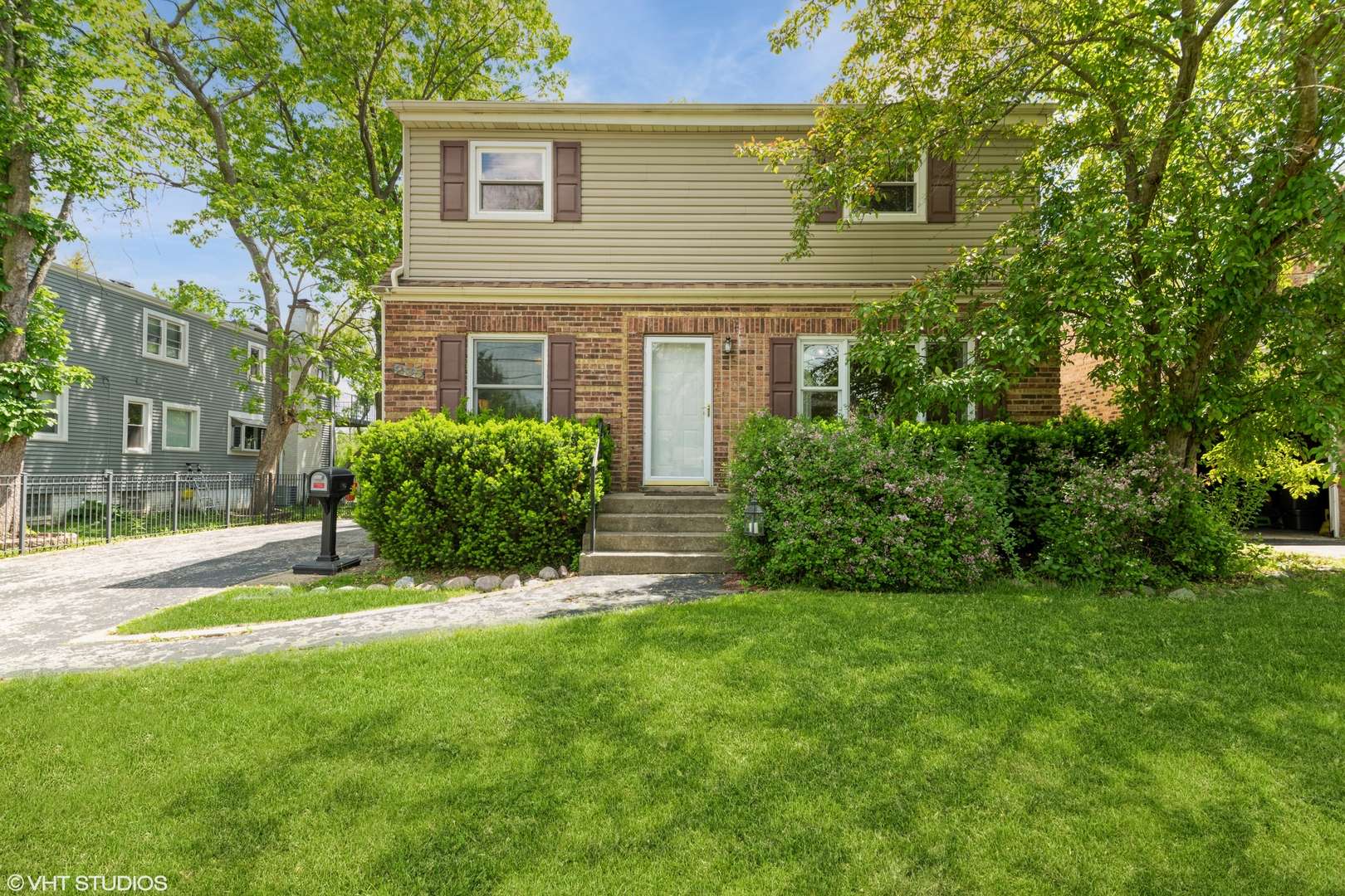 Des Plaines, IL 60016,235 S Warrington RD