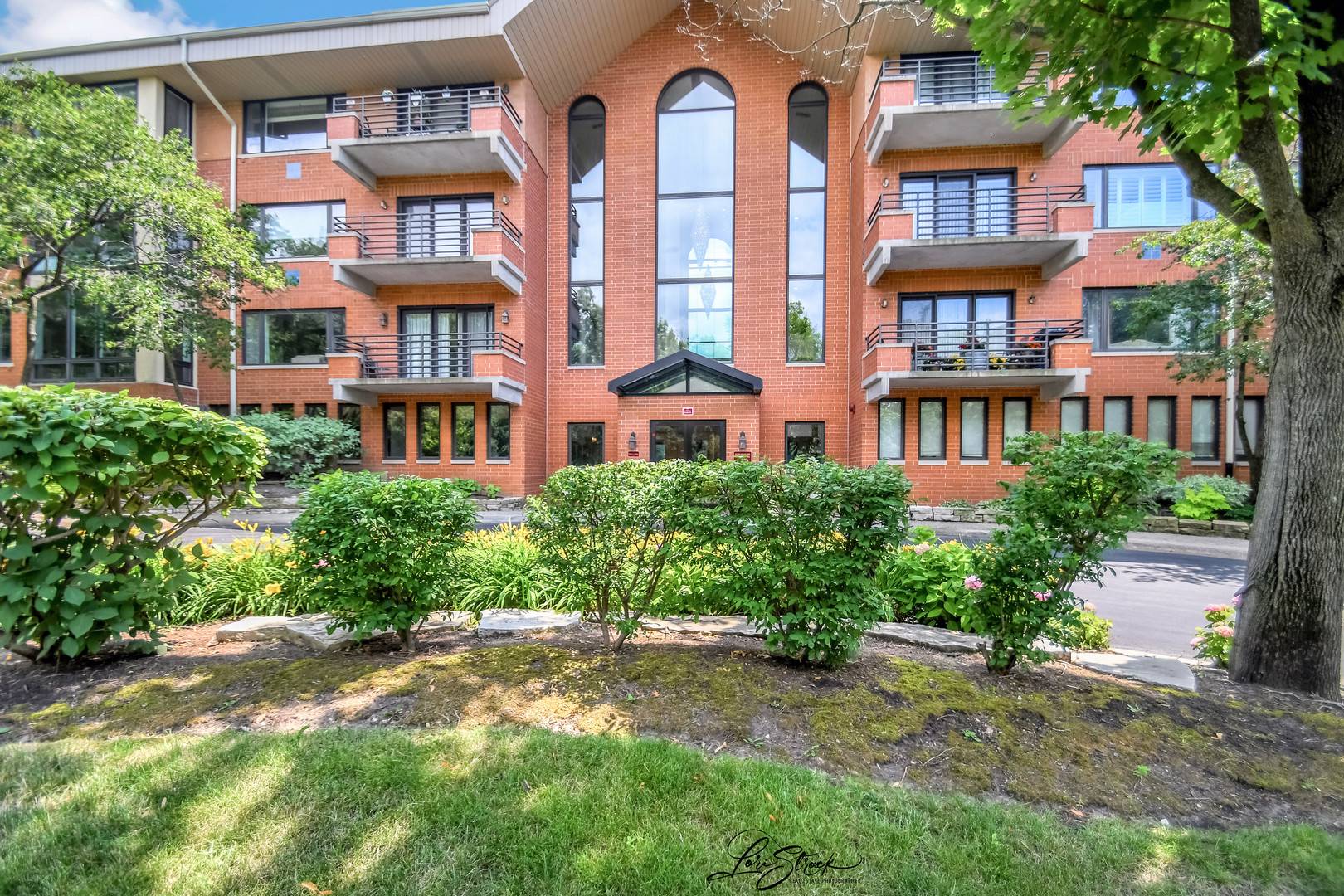 Oak Brook, IL 60523,3525 S Cass CT #612