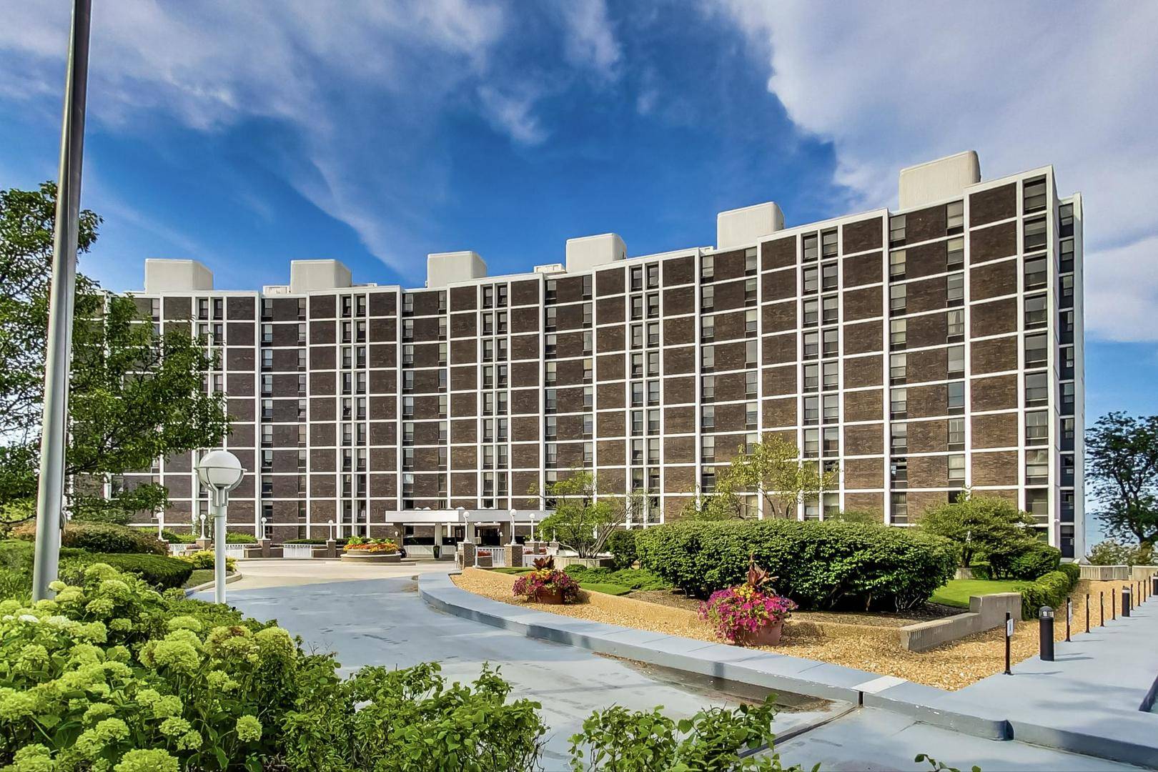 Wilmette, IL 60091,1500 Sheridan RD #7G