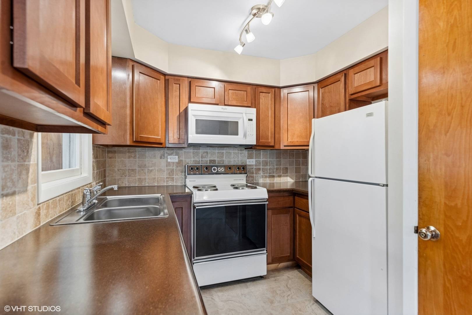 Port Barrington, IL 60010,200 Eastwood CT