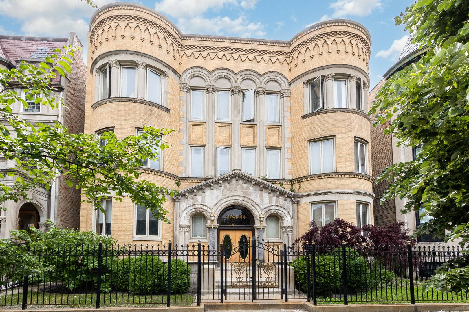 Chicago, IL 60615,4744 S Prairie AVE #1A