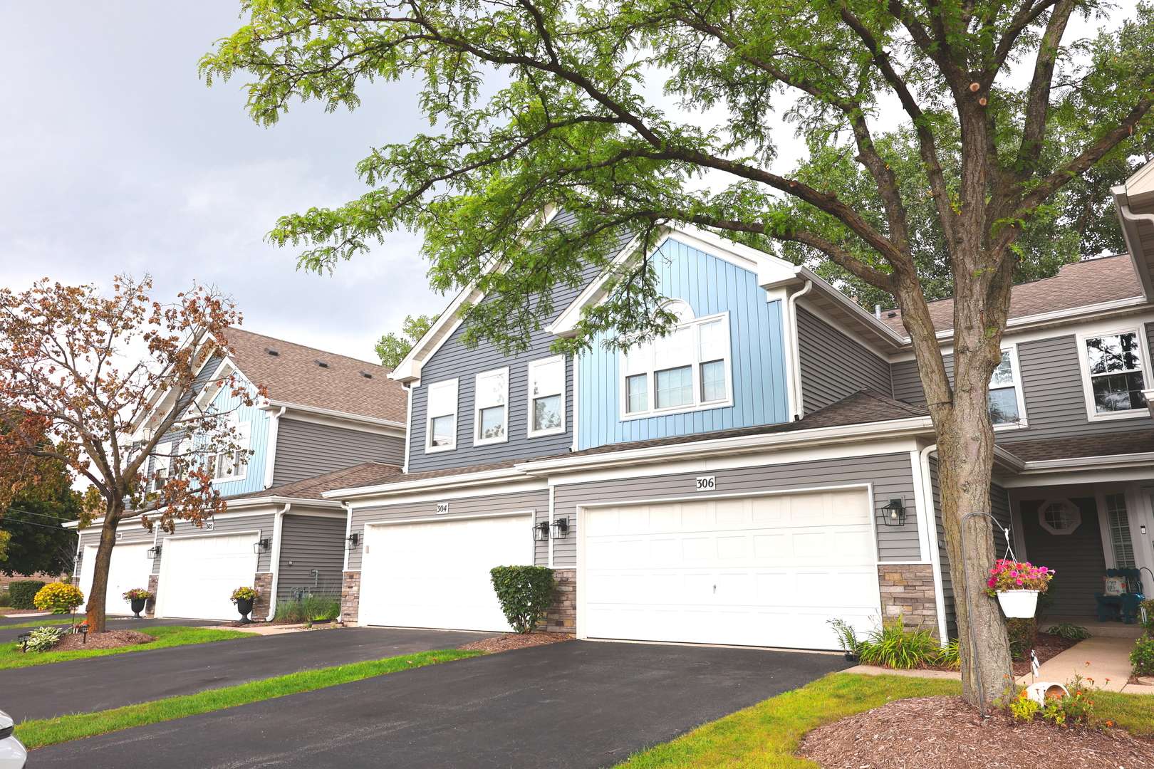 Itasca, IL 60143,306 W PRAIRIE CIR