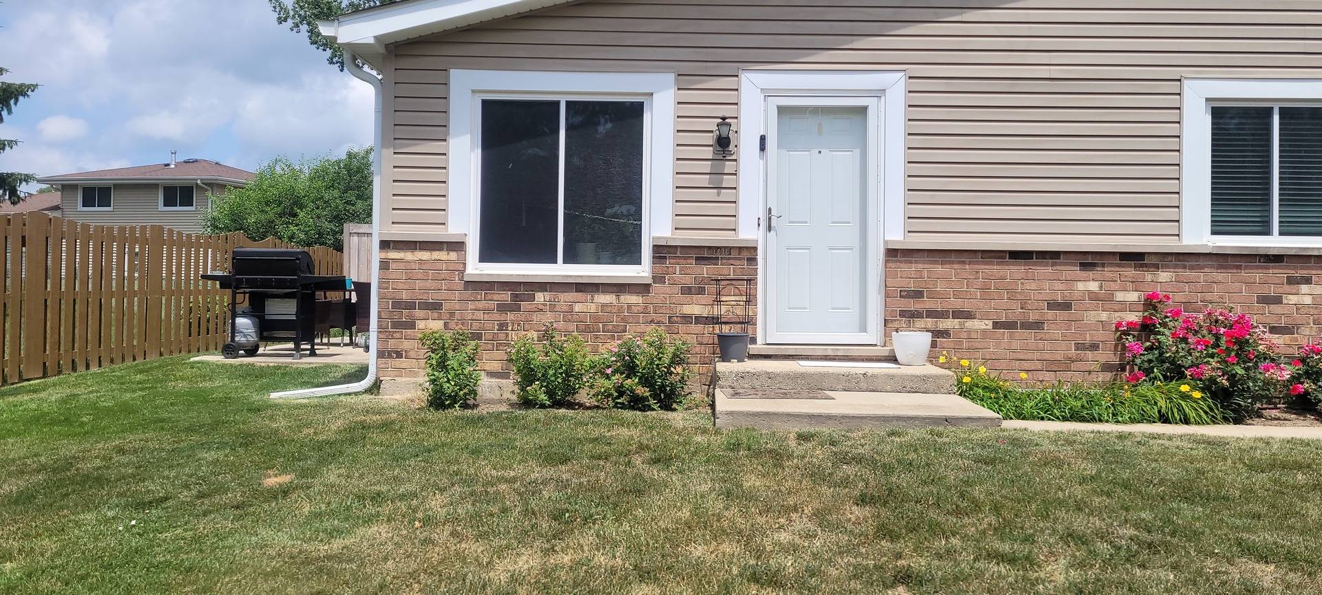 Palatine, IL 60074,1974 Jamestown DR
