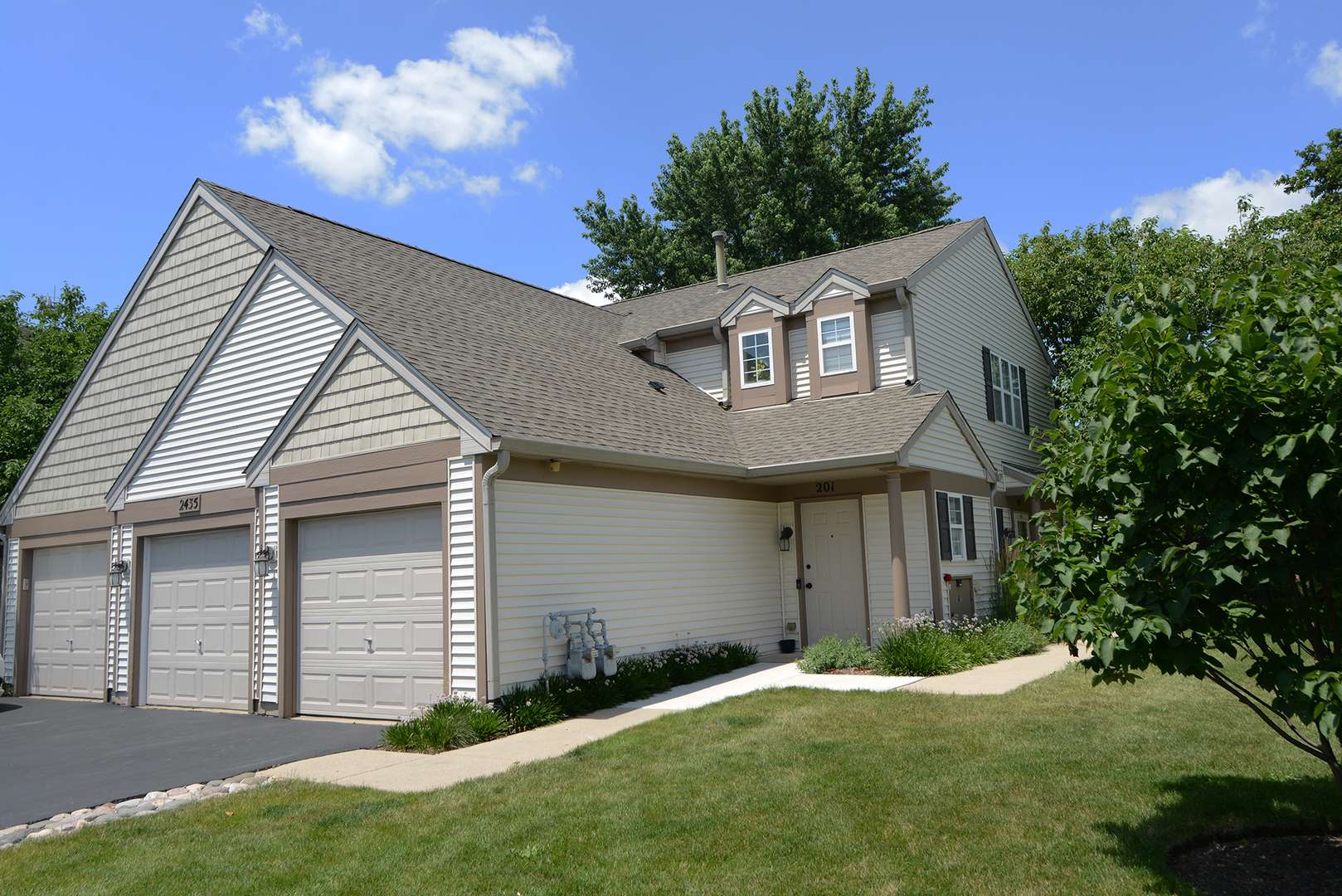 Naperville, IL 60564,2435 Sheehan DR #201