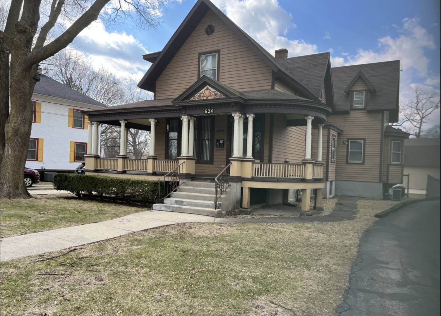 Elgin, IL 60123,624 South ST