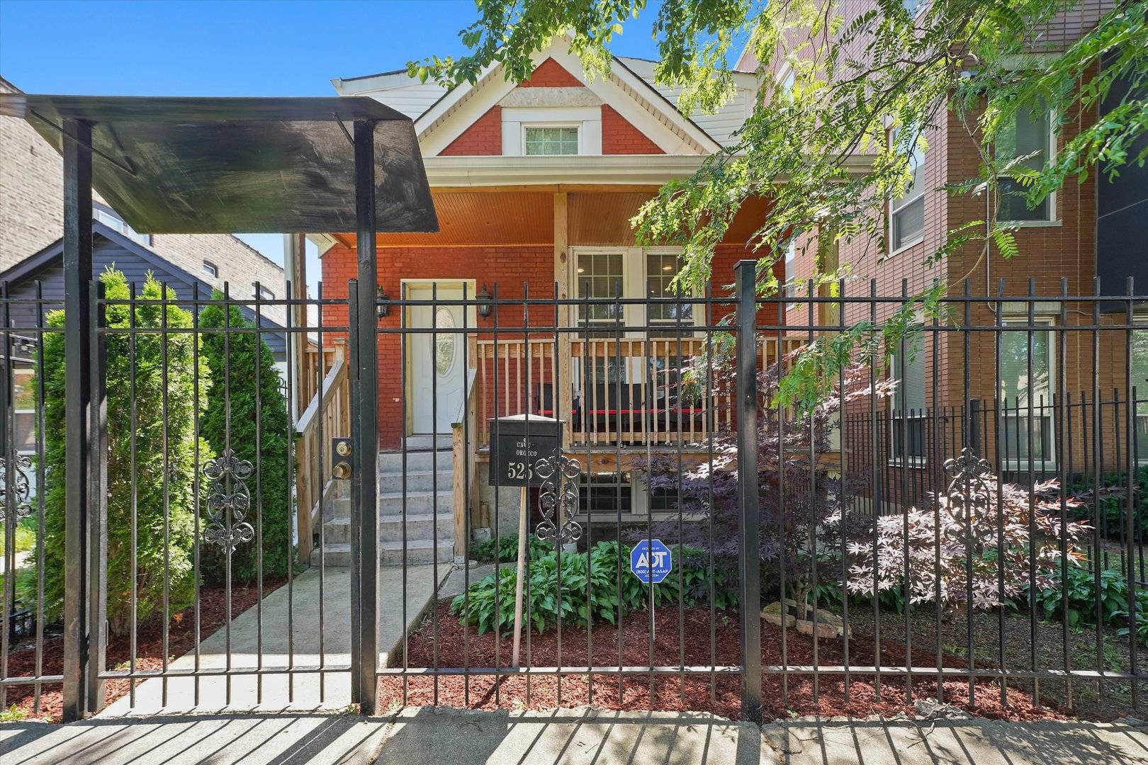 Chicago, IL 60624,525 N Saint Louis AVE