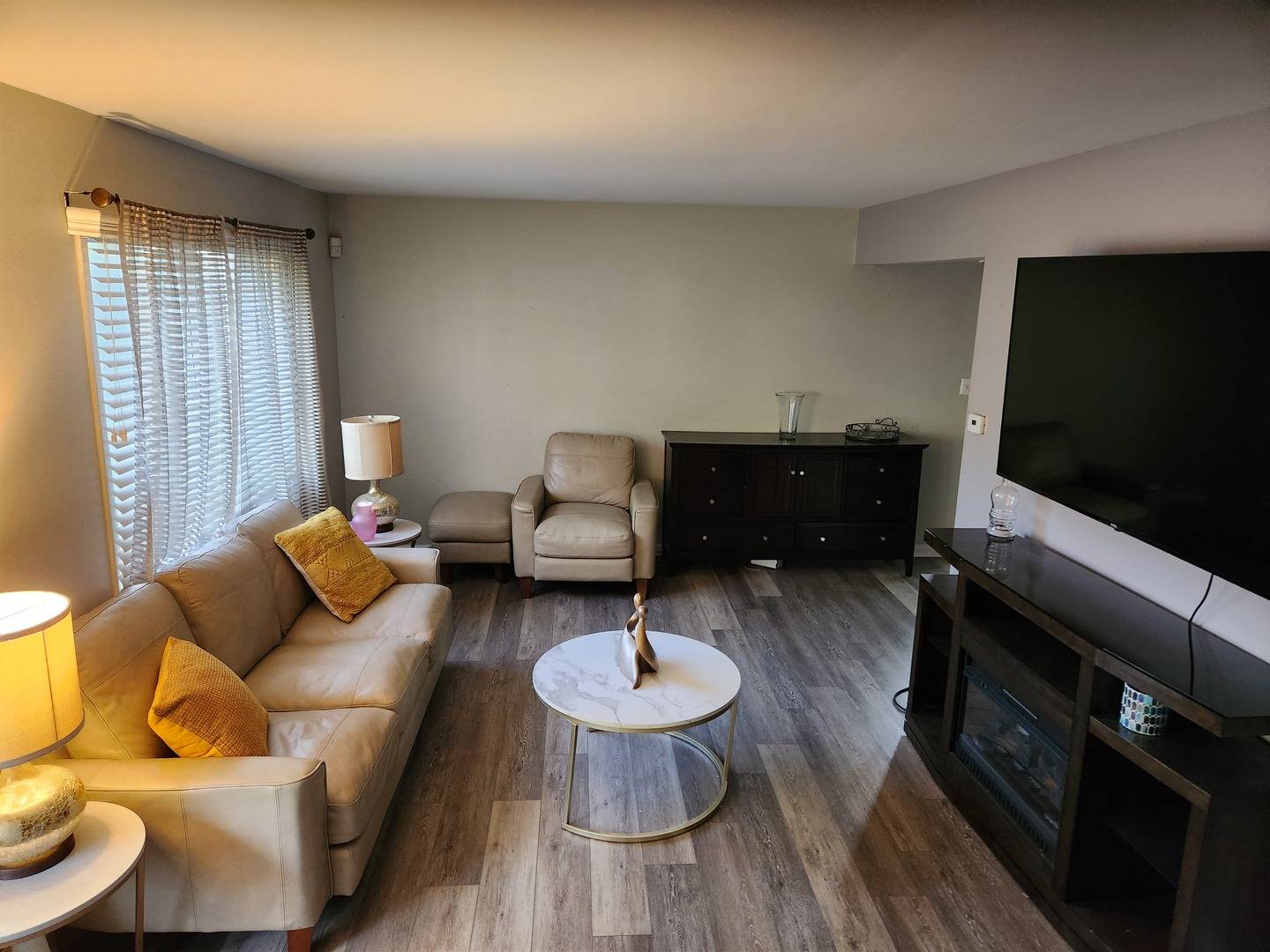 Hoffman Estates, IL 60169,1746 Queensbury CIR #5832