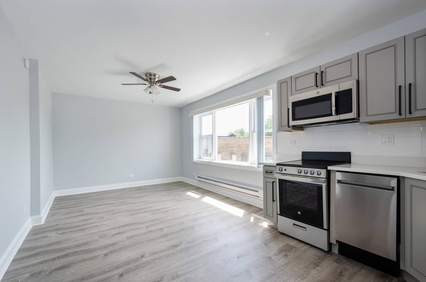 Chicago, IL 60626,7710 N Sheridan RD #205